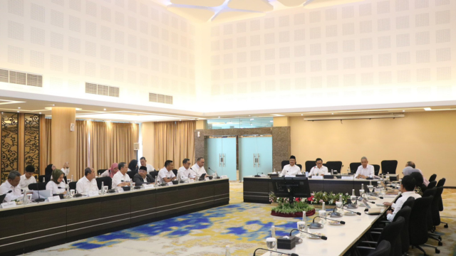 Suasana rapat koordinasi antara Kemenko PM dan Kemensos membahas satu data dan pemberdayaan masyarakat